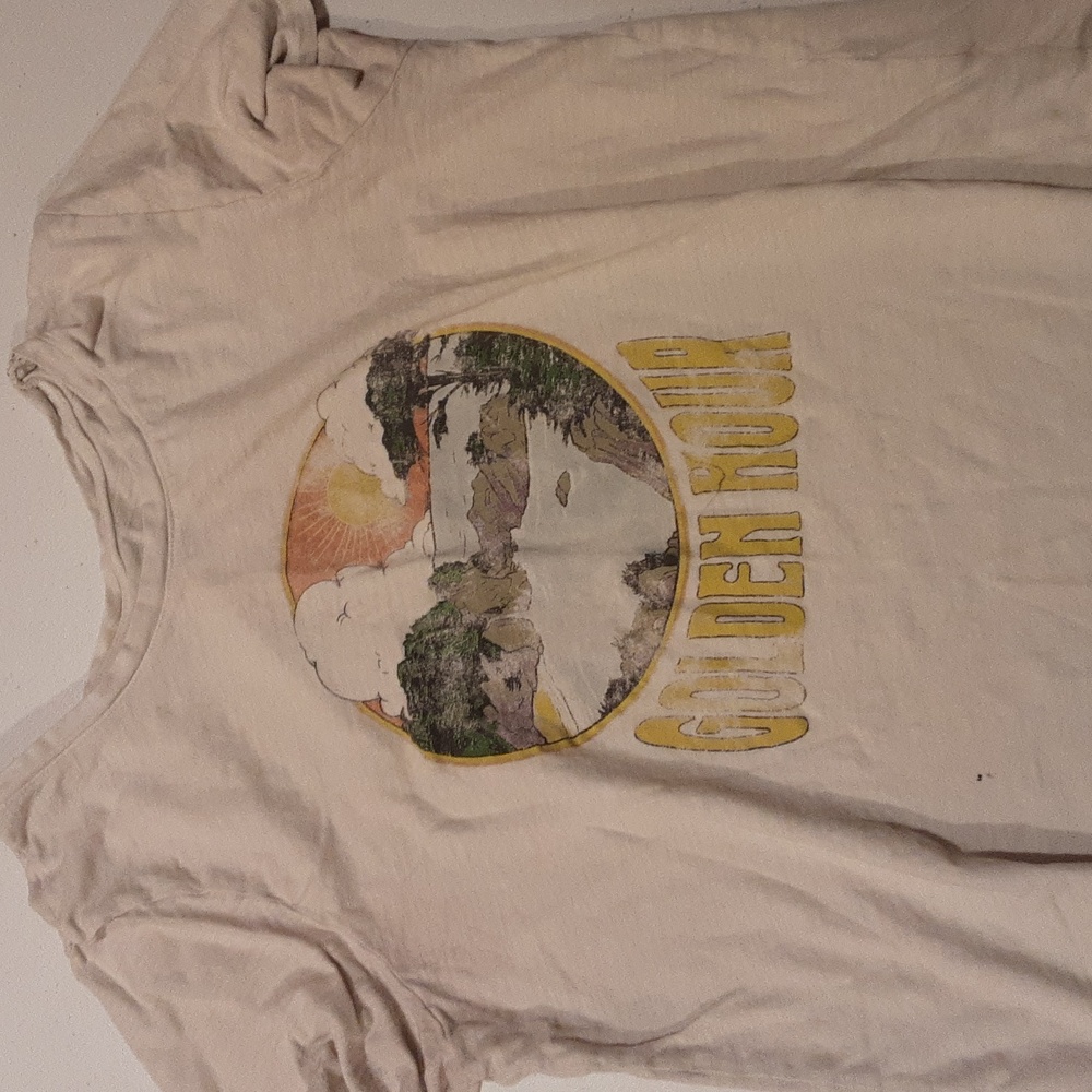 white kids old navy shirt